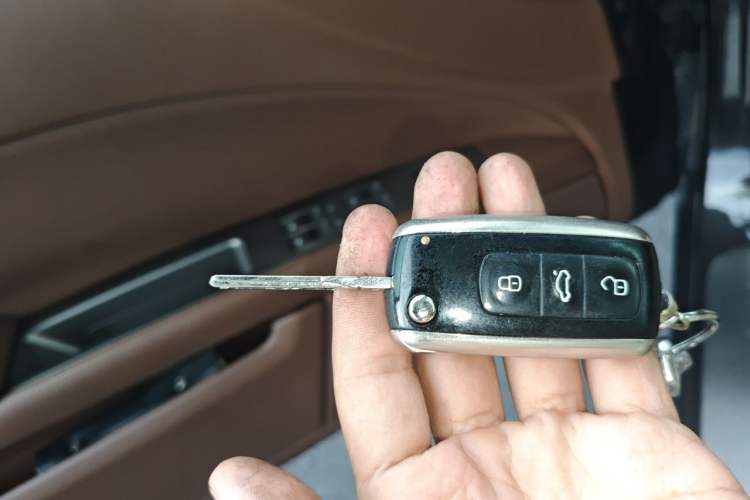 Used Volkswagen Phaeton 2012 3.0L Business Edition Vehicle Key