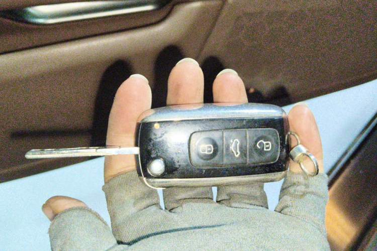 Used Volkswagen Phaeton 2012 3.0L Business Edition Vehicle Key
