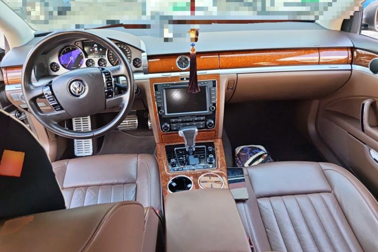 Used Volkswagen Phaeton 2012 3.0L Business Edition Center Console