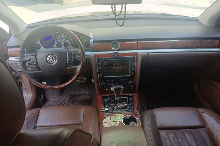 Used Volkswagen Phaeton 2012 3.0L Executive Version Center Console