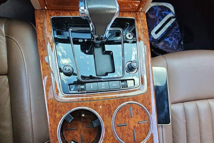 Used Volkswagen Phaeton 2012 3.0L Business Edition Gear Lever