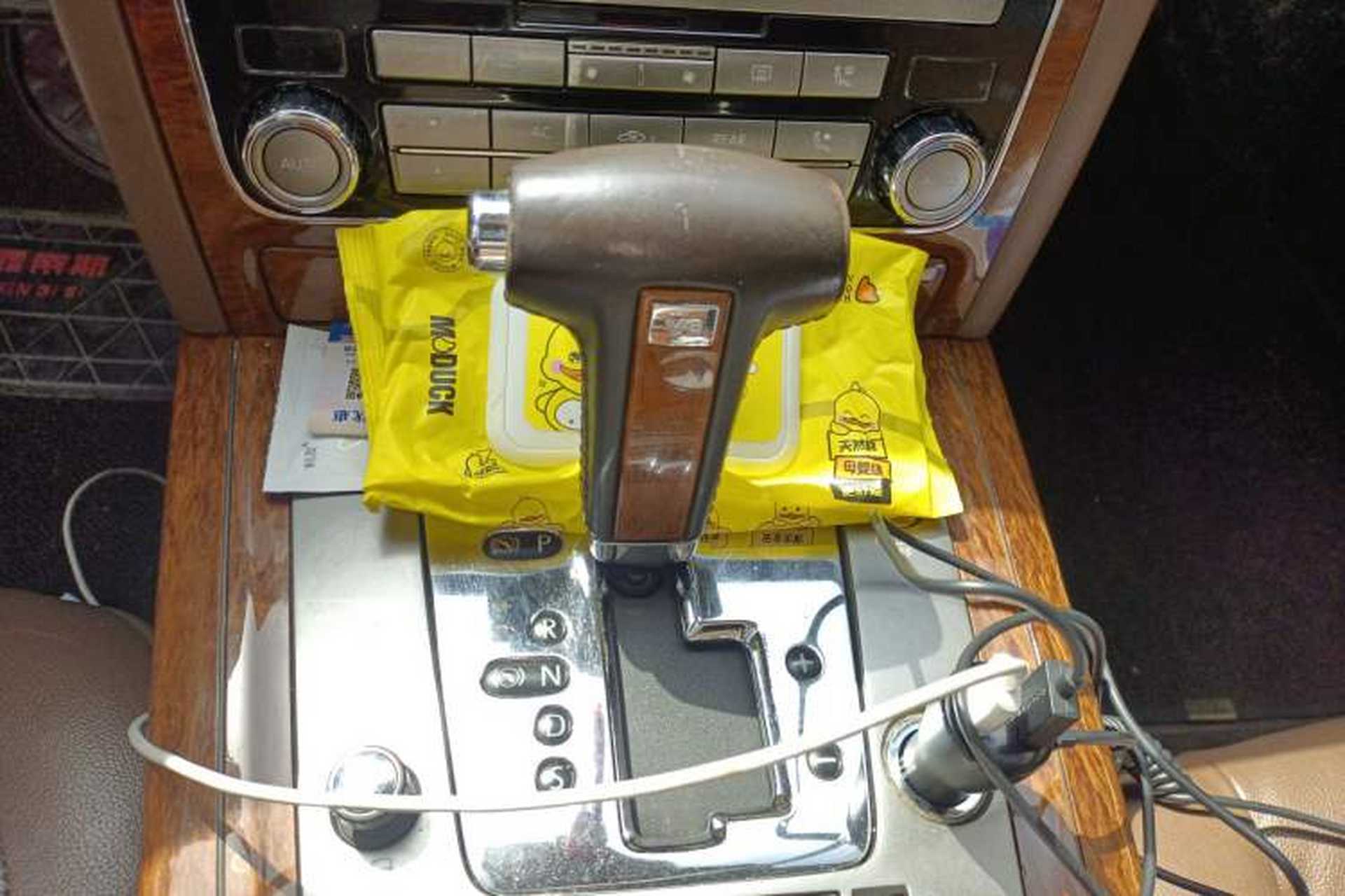 Used Volkswagen Phaeton 2012 3.0L Business Edition Gear Lever