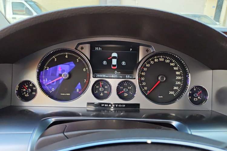 Used Volkswagen Phaeton 2012 3.0L Business Edition Instrument Cluster