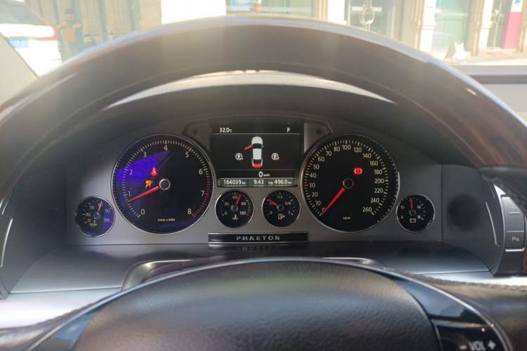 Used Volkswagen Phaeton 2012 3.0L Executive Version Instrument Cluster