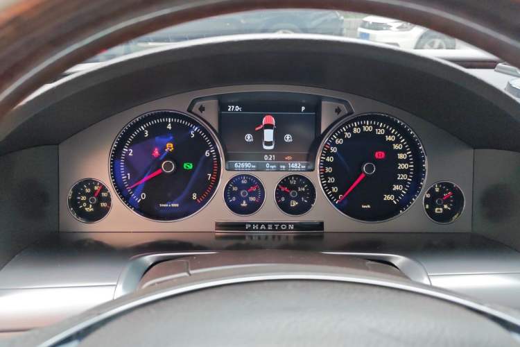 Used Volkswagen Phaeton 2012 3.0L Executive Version Instrument Cluster