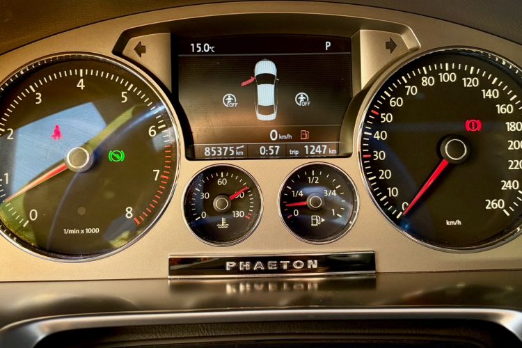 Used Volkswagen Phaeton 2012 3.0L Business Edition Interior 1