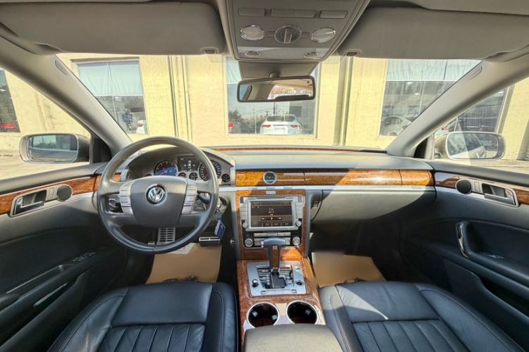 Used Volkswagen Phaeton 2012 3.0L Business Edition Interior 2