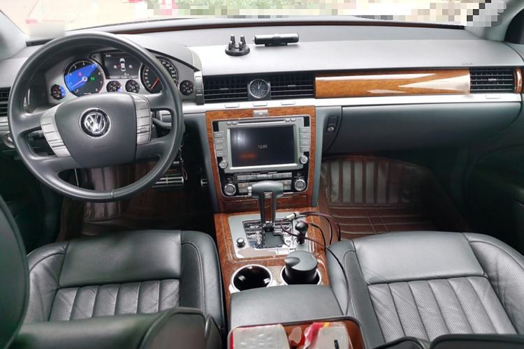 Used Volkswagen Phaeton 2012 3.0L Business Edition Interior 2