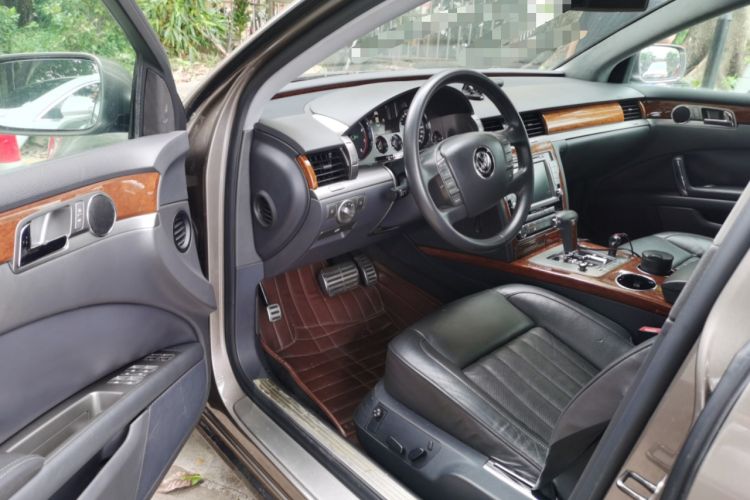Used Volkswagen Phaeton 2012 3.0L Business Edition Interior 3