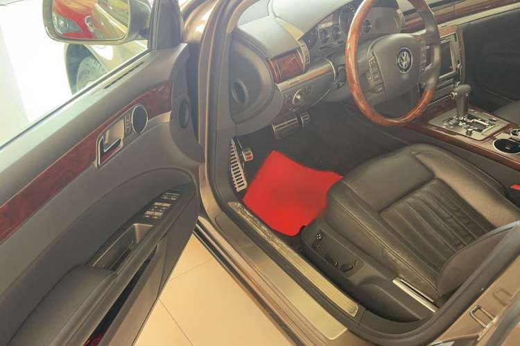 Used Volkswagen Phaeton 2012 3.0L Executive Version Interior 3