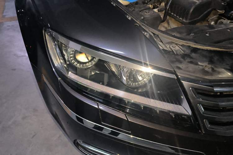 Used Volkswagen Phaeton 2012 3.0L Executive Version Right Front Headlight