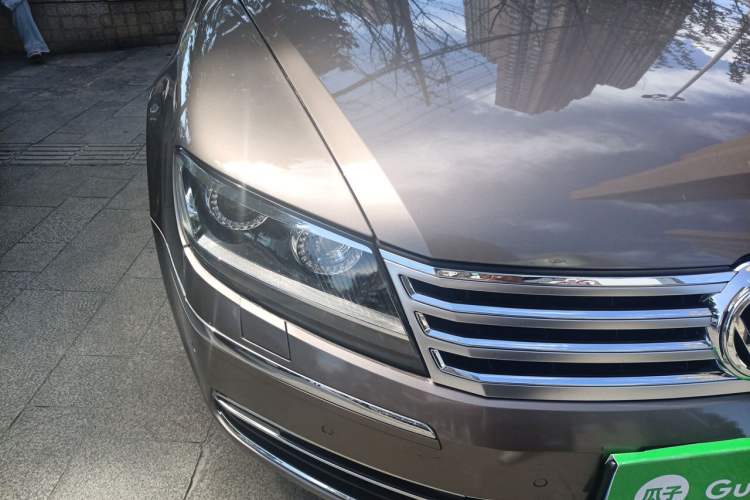 Used Volkswagen Phaeton 2012 3.0L Executive Version Right Front Headlight