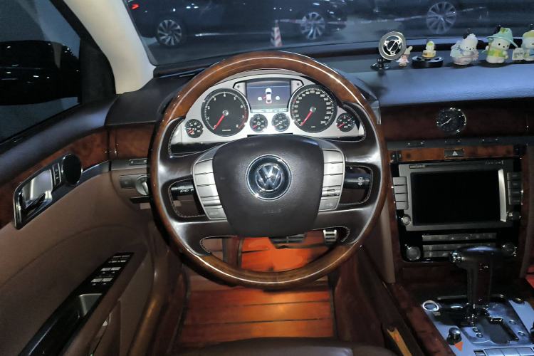 Used Volkswagen Phaeton 2012 3.0L Executive Version Steering Wheel