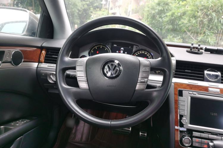 Used Volkswagen Phaeton 2012 3.0L Business Edition Steering Wheel