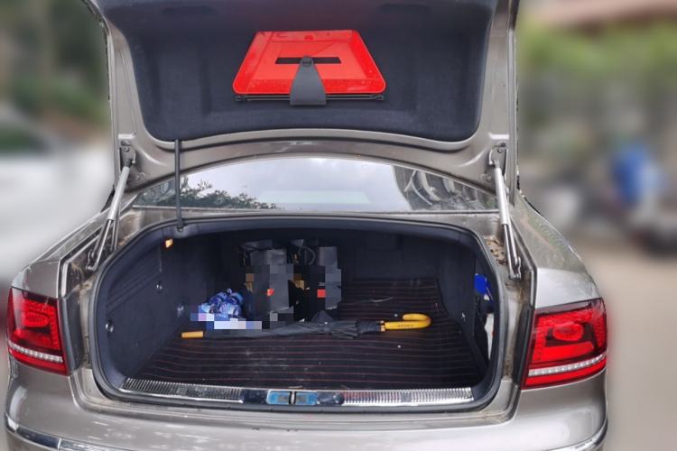Used Volkswagen Phaeton 2012 3.0L Business Edition Trunk