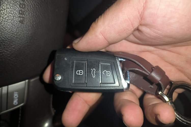 Used Volkswagen Phaeton 2012 3.0L Executive Version Vehicle Key