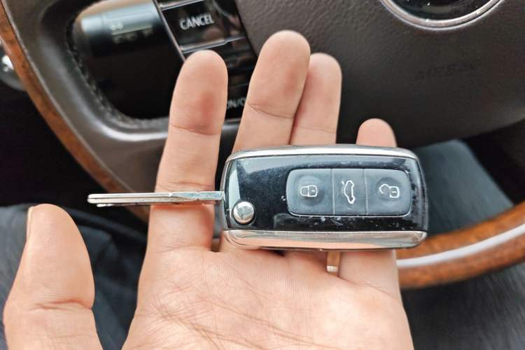 Used Volkswagen Phaeton 2012 3.0L Executive Version Vehicle Key