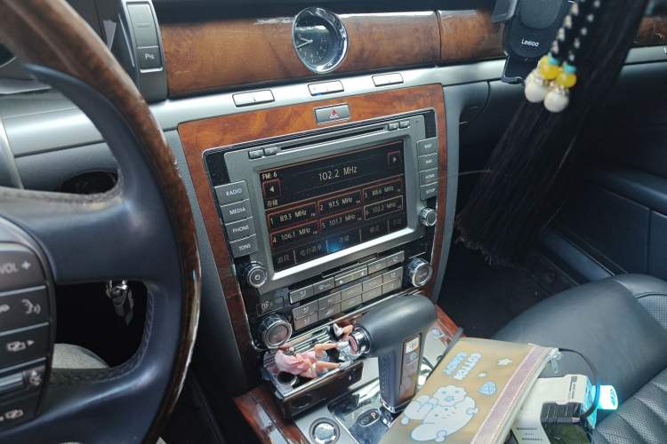 Used Volkswagen Phaeton 2012 3.0L Business Edition Audio And AC Panel