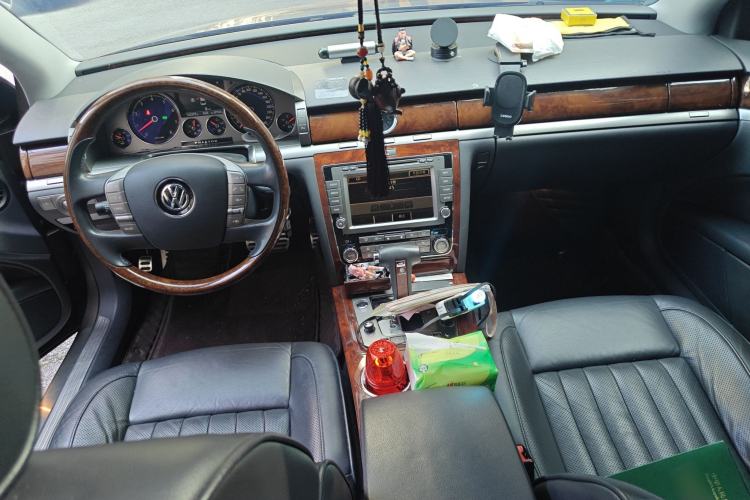 Used Volkswagen Phaeton 2012 3.0L Business Edition Center Console