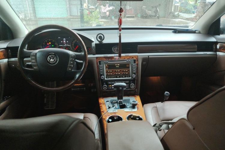 Used Volkswagen Phaeton 2012 3.0L Executive Version Center Console