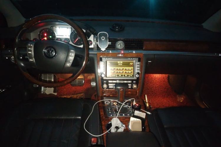 Used Volkswagen Phaeton 2012 3.0L Executive Version Center Console