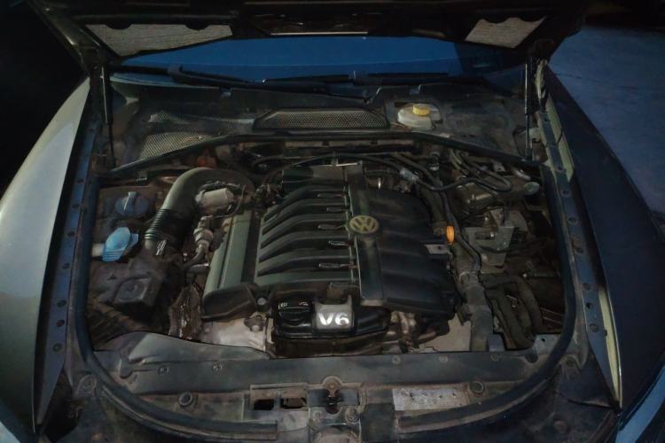 Used Volkswagen Phaeton 2012 3.0L Executive Version Engine Bay