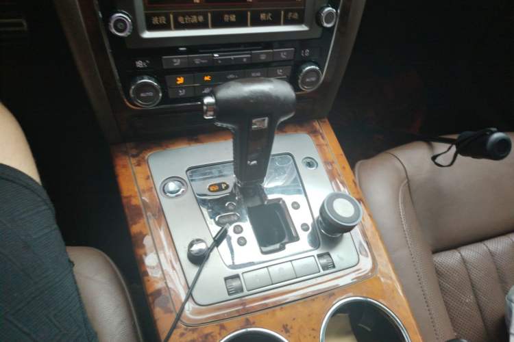 Used Volkswagen Phaeton 2012 3.0L Executive Version Gear Lever