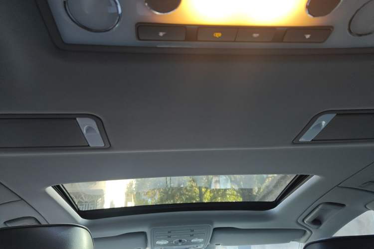 Used Volkswagen Phaeton 2012 3.0L Business Edition Headliner