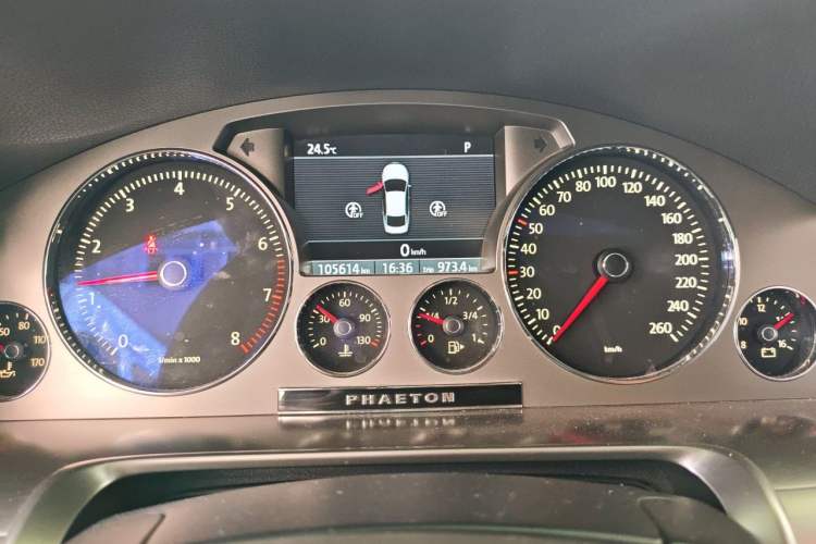 Used Volkswagen Phaeton 2012 3.0L Business Edition Instrument Cluster