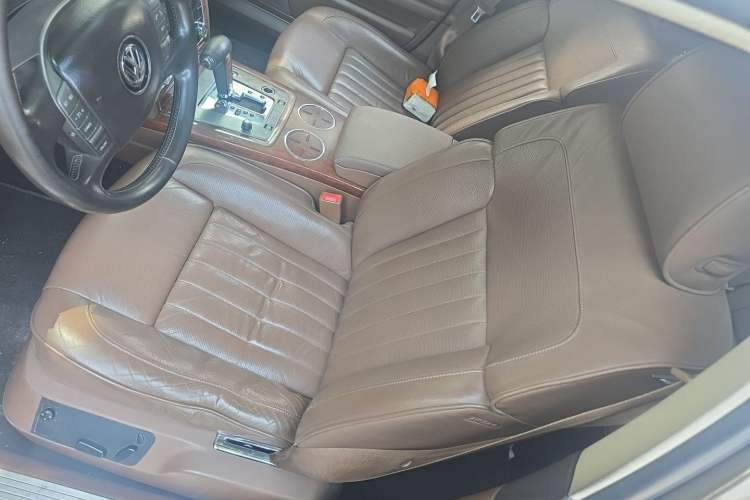 Used Volkswagen Phaeton 2012 3.0L Business Edition Left Front Seat