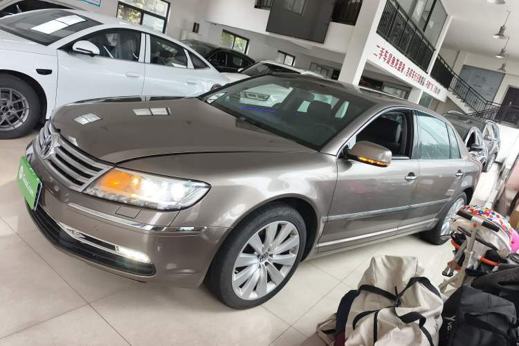 Used Volkswagen Phaeton 2012 3.6L Deluxe Custom Edition Left Side