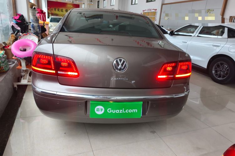 Used Volkswagen Phaeton 2012 3.6L Deluxe Custom Edition Rear