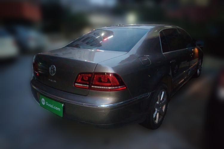 Used Volkswagen Phaeton 2012 3.0L Executive Version Rear Right 45 Deg