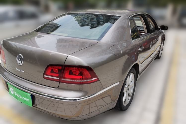 Used Volkswagen Phaeton 2012 3.0L Executive Version Rear Right 45 Deg