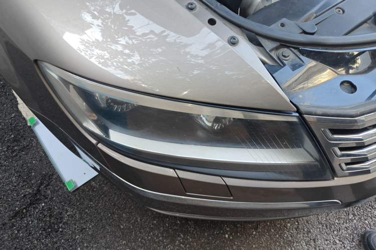 Used Volkswagen Phaeton 2012 3.0L Business Edition Right Front Headlight