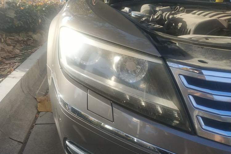 Used Volkswagen Phaeton 2012 3.0L Business Edition Right Front Headlight