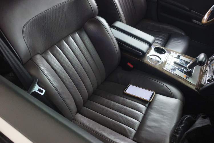 Used Volkswagen Phaeton 2012 3.6L Deluxe Custom Edition Right Front Seat