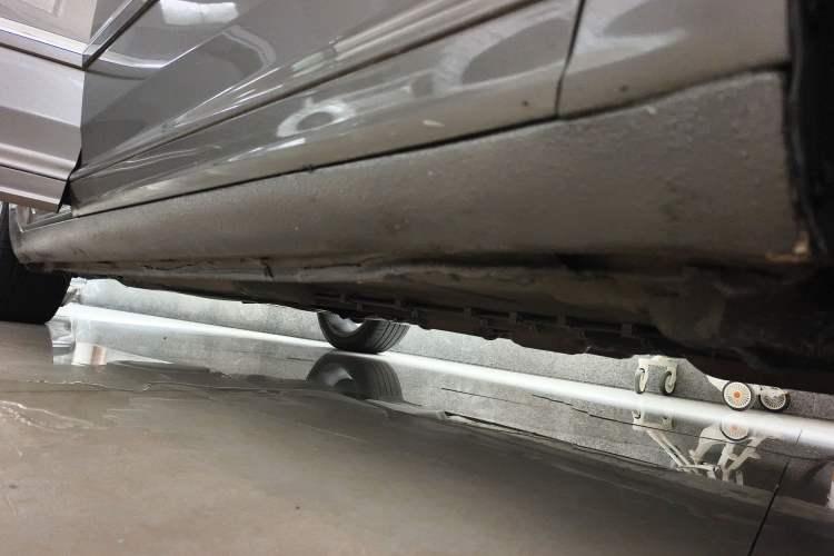 Used Volkswagen Phaeton 2012 3.6L Deluxe Custom Edition Right Side Sill
