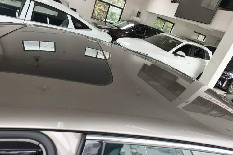 Used Volkswagen Phaeton 2012 3.6L Deluxe Custom Edition Roof