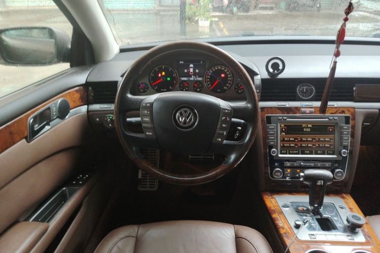 Used Volkswagen Phaeton 2012 3.0L Executive Version Steering Wheel