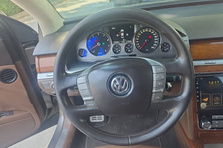 Used Volkswagen Phaeton 2012 3.0L Business Edition Steering Wheel