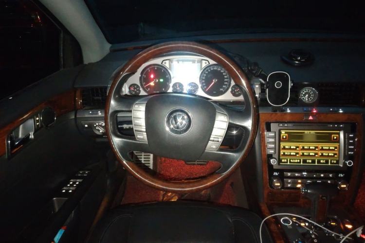 Used Volkswagen Phaeton 2012 3.0L Executive Version Steering Wheel