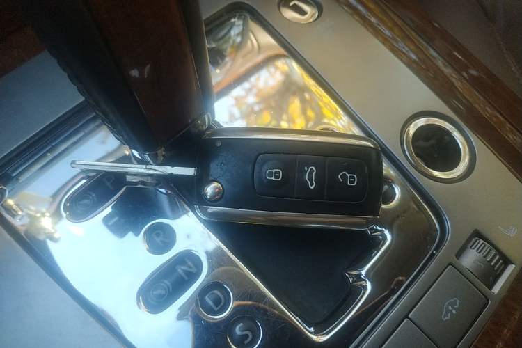 Used Volkswagen Phaeton 2012 3.0L Business Edition Vehicle Key