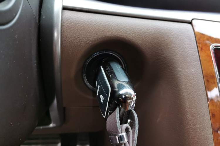 Used Volkswagen Phaeton 2012 3.0L Executive Version Vehicle Key