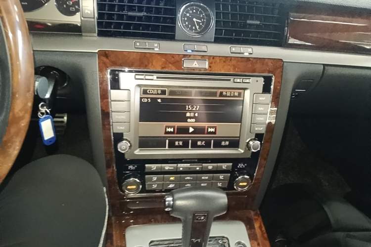 Used Volkswagen Phaeton 2012 3.0L Executive Version Audio And AC Panel