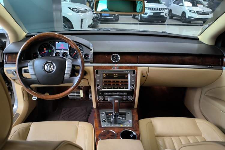 Used Volkswagen Phaeton 2012 3.0L Executive Version Center Console