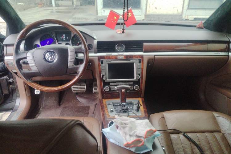 Used Volkswagen Phaeton 2012 3.0L Executive Version Center Console