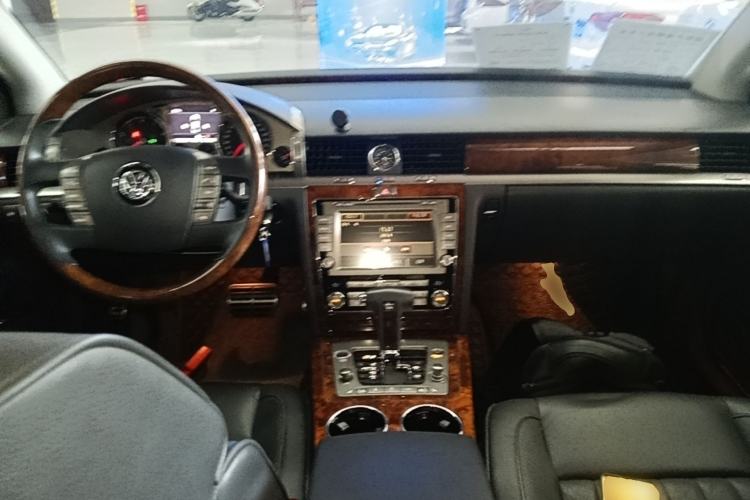 Used Volkswagen Phaeton 2012 3.0L Executive Version Center Console