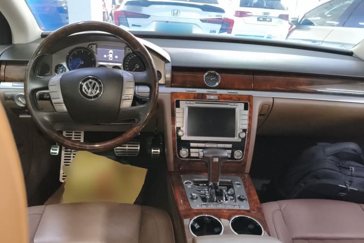 Used Volkswagen Phaeton 2012 3.0L Executive Version Center Console
