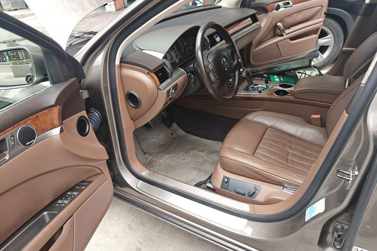 Used Volkswagen Phaeton 2012 3.0L Business Edition Driver Seat